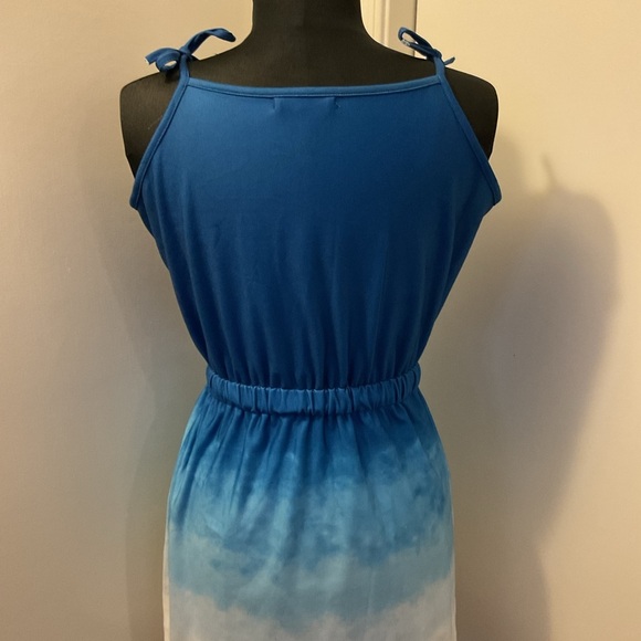 1. Chic Me Blue & White Ombré Sleeveless Dress Tie Straps Size M - Picture 6 of 6